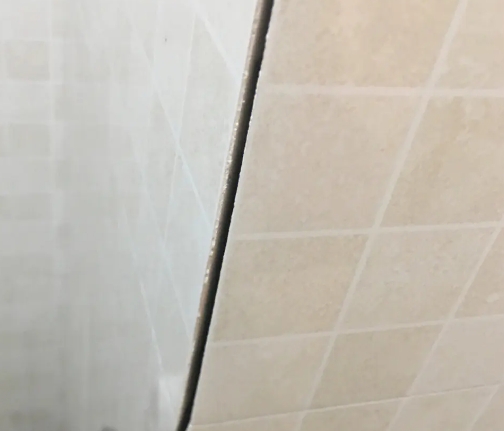 旌德瓷砖空鼓维修公司分享阳台瓷砖脱落的修复过程可以分为以下几个步骤